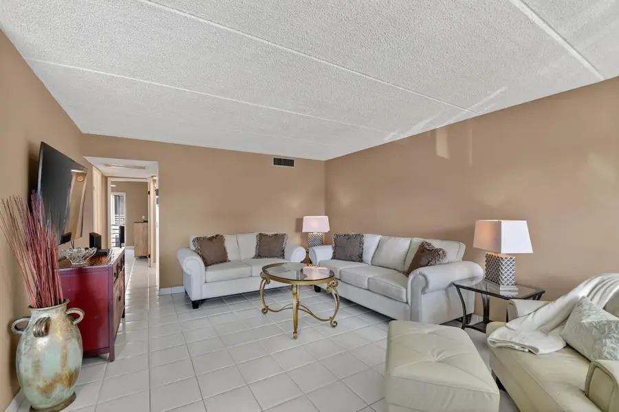 3200 Springdale Boulevard #217, Palm Springs, FL 33461 - #3