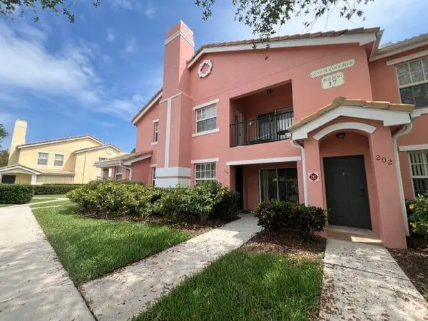 132 SW Peacock Boulevard #17-104, Port St Lucie, FL 34986