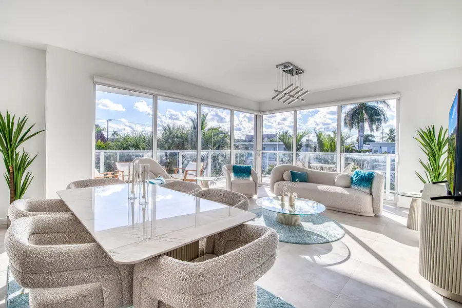 117 Lake Avenue #204, Lake Worth Beach, FL 33460 - #3