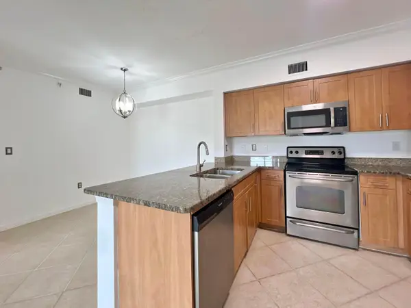 6450 Emerald Dunes Drive #301, West Palm Beach, FL 33411