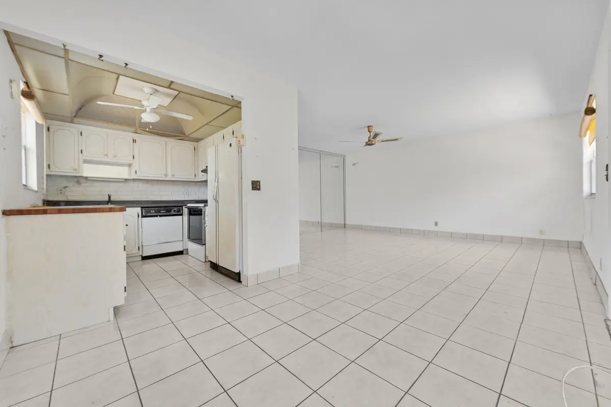 180 Saxony D, Delray Beach, FL 33446 - #1