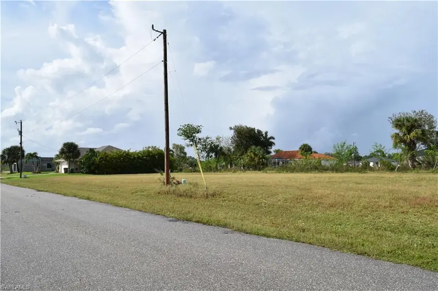 2137 NE 27th Street, Cape Coral, FL 33909 - #2