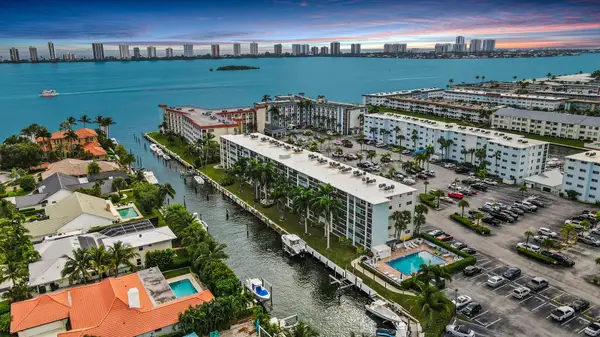 109 Paradise Harbour Boulevard #409, North Palm Beach, FL 33408
