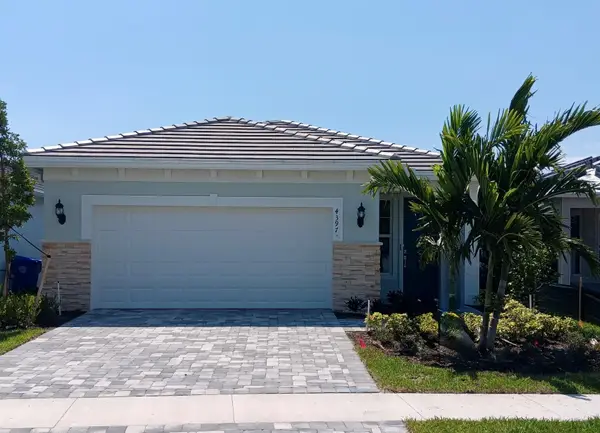 4397 Pinafore Street #Hallmark 216, Vero Beach, FL 32967