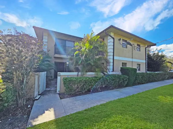 1482 N Lawnwood Circle #30-d, Fort Pierce, FL 34950