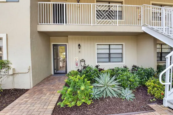 18 Westgate Lane #E, Boynton Beach, FL 33436
