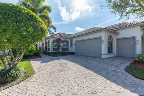 2443 Players Ct, Wellington, FL 33414