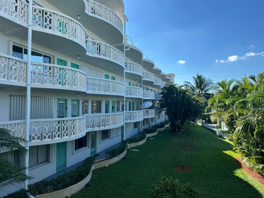 2381 Sunset Avenue #216, Lake Worth, FL 33461 - #2