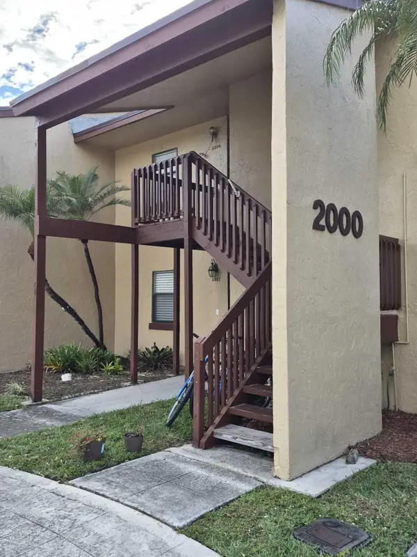 2006 Lakeview Drive W, Royal Palm Beach, FL 33411
