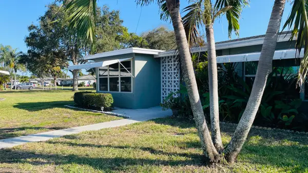 910 South Drive #B, Delray Beach, FL 33445