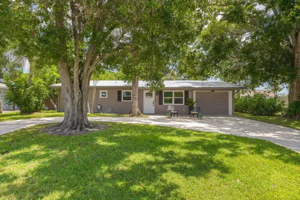 477 SE Asbury Lane, Port St Lucie, FL 34983