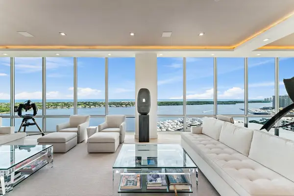 3 Water Club Way #1902, North Palm Beach, FL 33408
