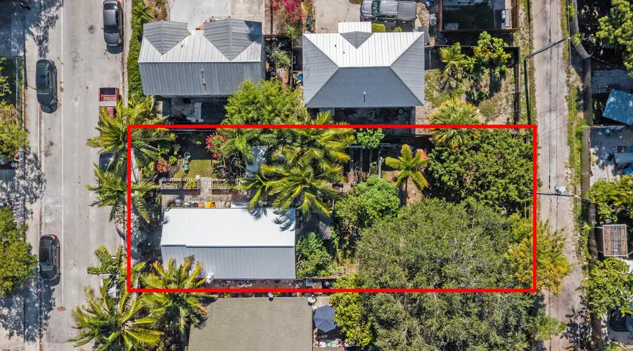 317 N D Street E, Lake Worth Beach, FL 33460 - #2