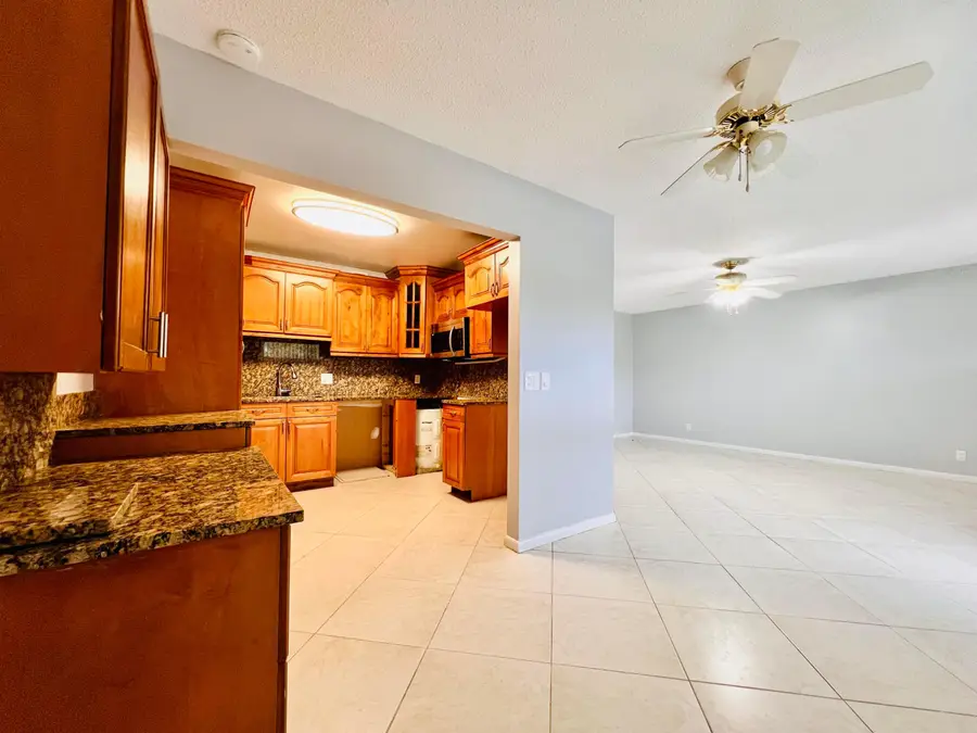 210 Somerset K, West Palm Beach, FL 33417 - #2
