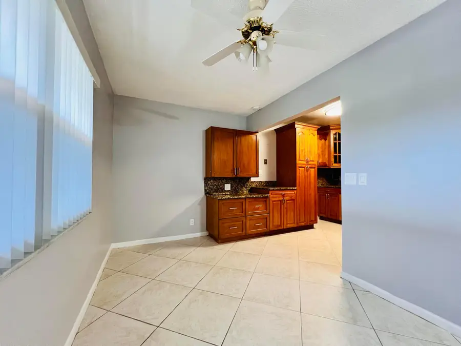 210 Somerset K, West Palm Beach, FL 33417 - #3