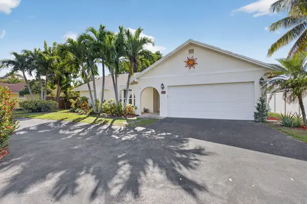 966 NW 37th Avenue, Delray Beach, FL 33445