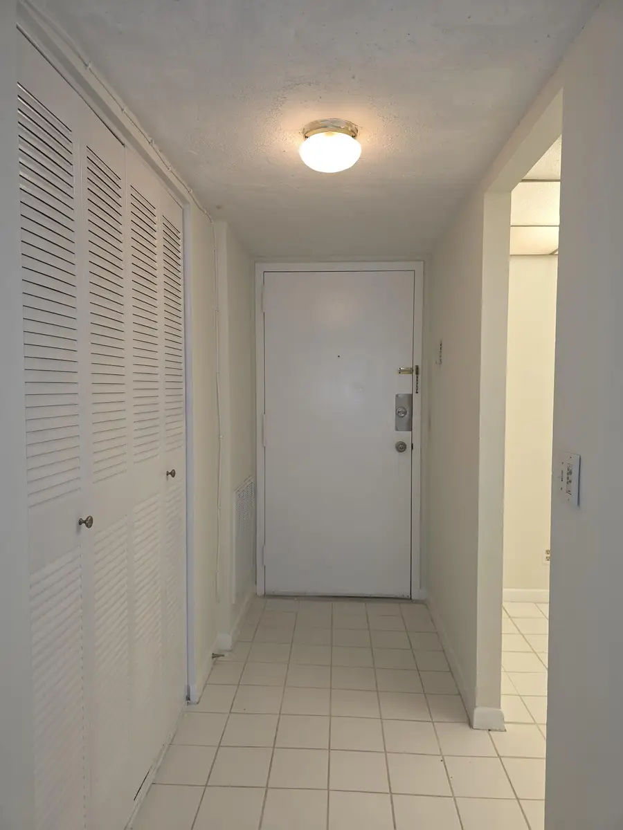 470 Executive Center Drive #2k, West Palm Beach, FL 33401 - #3