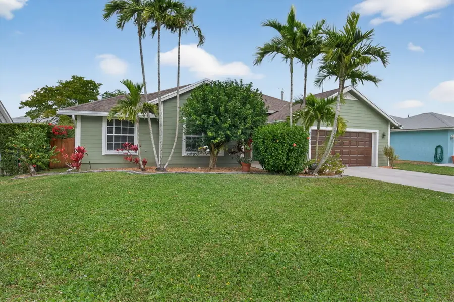 9275 SE Mercury Street, Hobe Sound, FL 33455 - #2