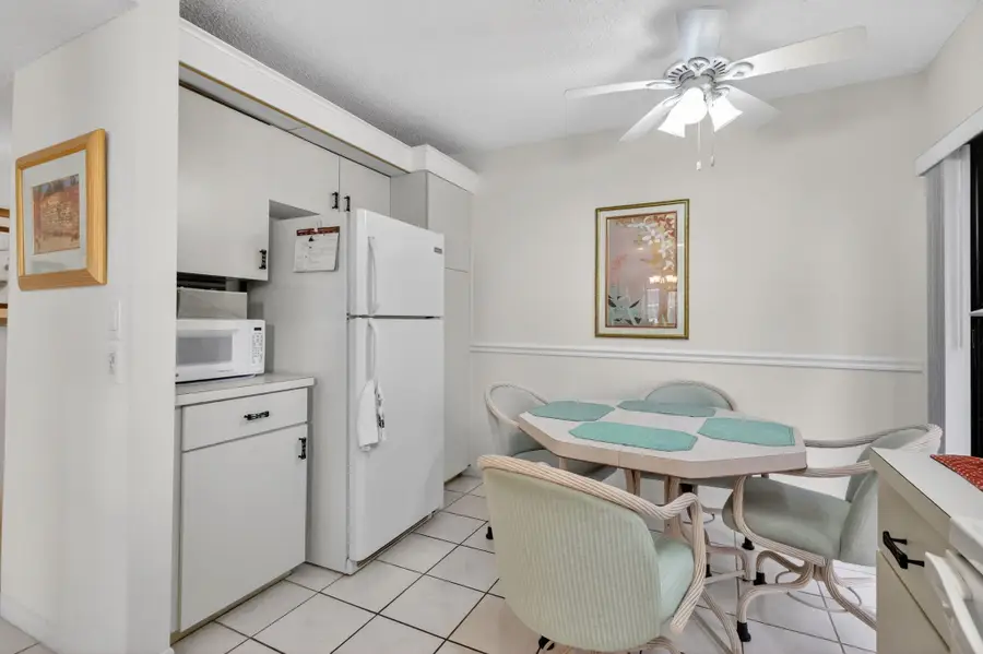 10215 N Circle Lake Drive #101, Boynton Beach, FL 33437 - #3