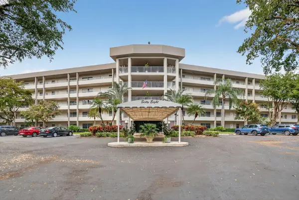 545 Oaks Lane #409, Pompano Beach, FL 33069