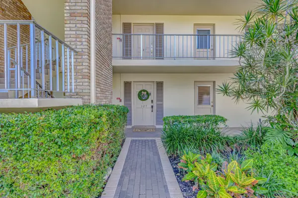 5560 Tamberlane Circle #127, Palm Beach Gardens, FL 33418