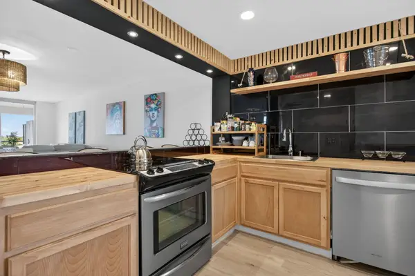 3960 Oaks Clubhouse Drive #512, Pompano Beach, FL 33069