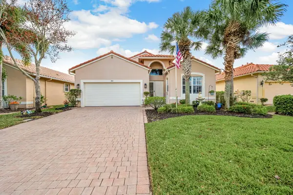 305 NW Springview Loop, Port St Lucie, FL 34986