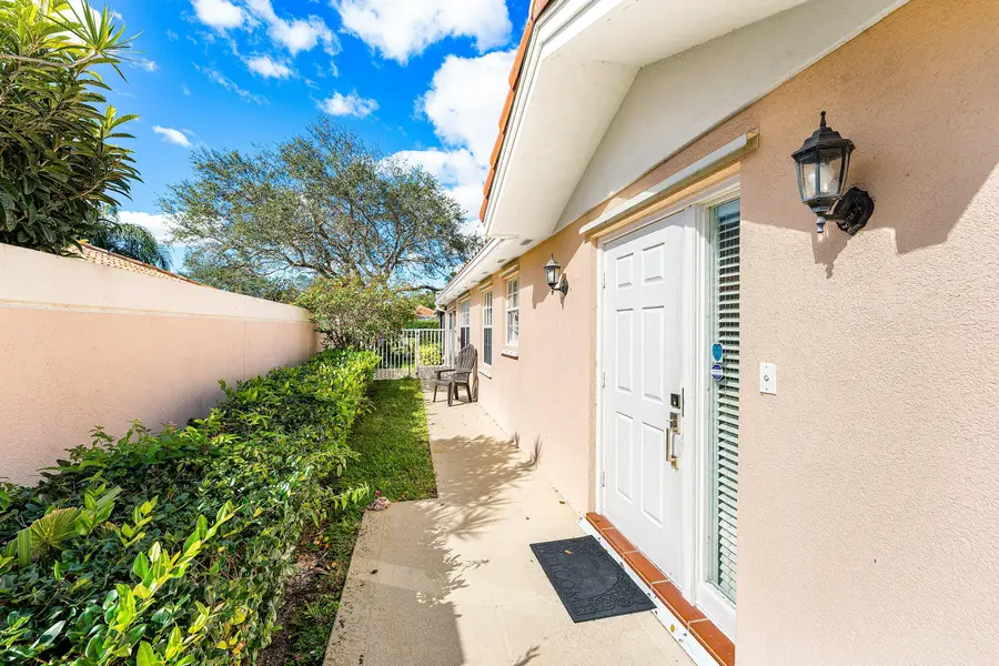 2841 Livingston Lane, West Palm Beach, FL 33411 - #3