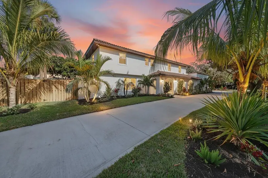 37 E High Point Road, Sewalls Point, FL 34996 - #2