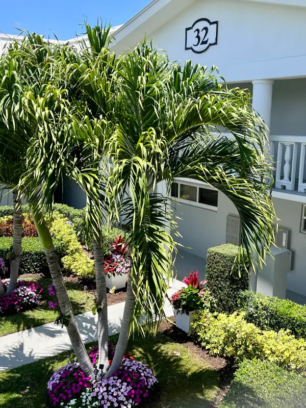 32 Colonial Club Drive #203, Boynton Beach, FL 33435
