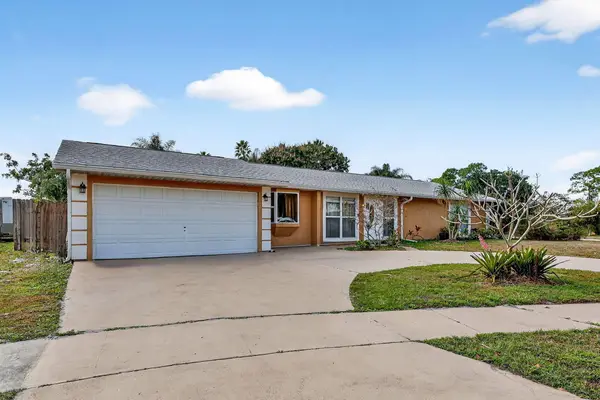 331 NE Camelot Drive, Port St Lucie, FL 34983