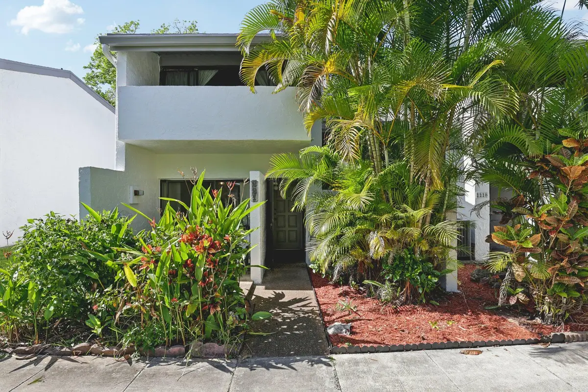 19232 NE 25th Avenue #221b, Miami, FL 33180 - #1