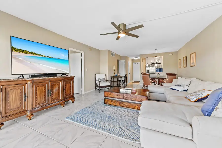 390 N Federal Highway #202, Deerfield Beach, FL 33441 - #3