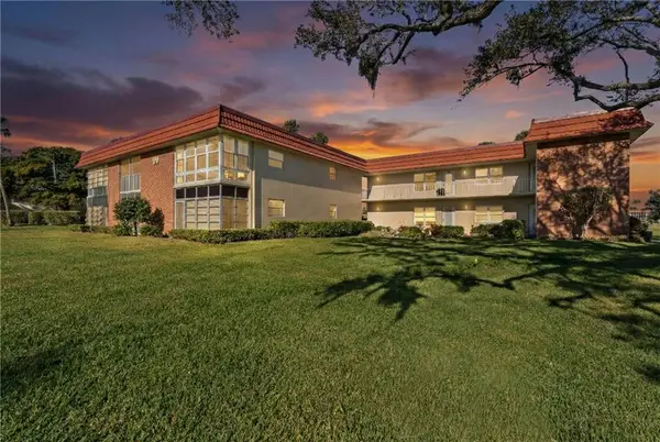 60 Woodland Drive #202, Vero Beach, FL 32962