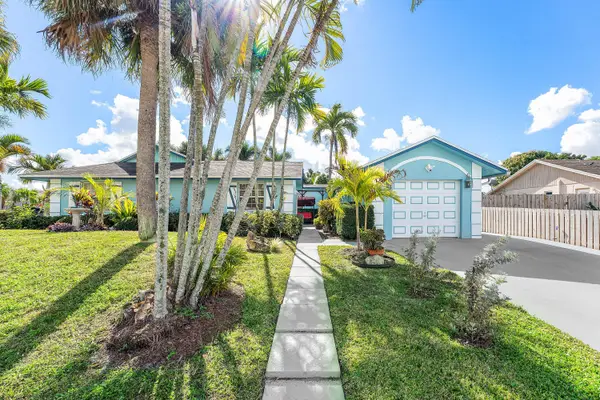10290 Carmen Lane, Royal Palm Beach, FL 33411