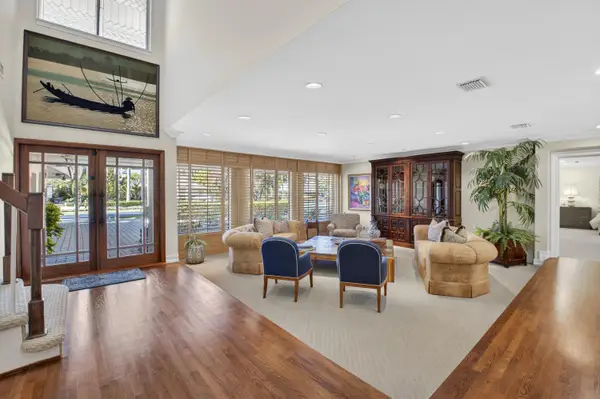19682 Oakbrook Court, Boca Raton, FL 33434