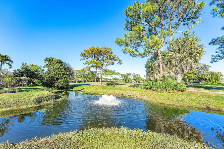 4 Sutherland Court, Palm Beach Gardens, FL 33418 - #2