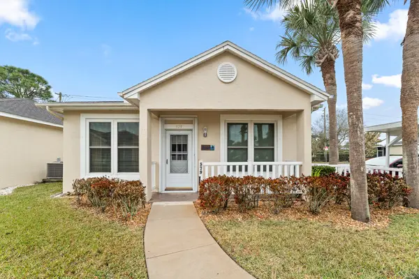 579 NW San Remo Circle, Port St Lucie, FL 34986