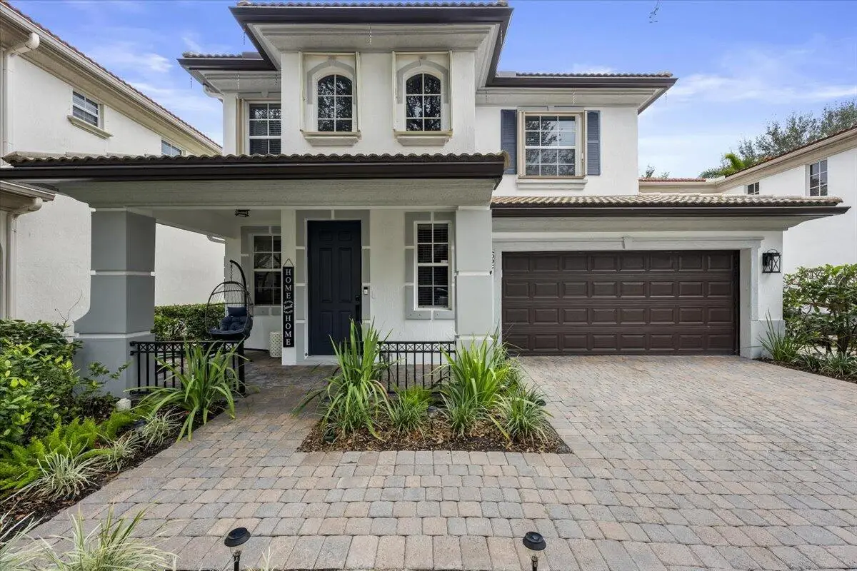 627 Castle Drive, Palm Beach Gardens, FL 33410 - #1
