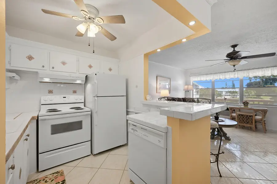 47 Berkshire B Crescent #B, West Palm Beach, FL 33417 - #2