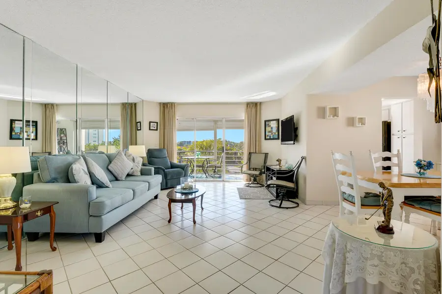 3590 Via Poinciana #416, Lake Worth, FL 33467 - #3