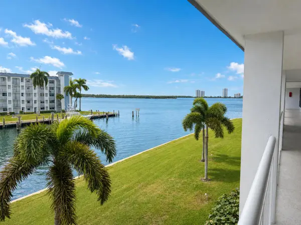 111 Shore Court #302, North Palm Beach, FL 33408