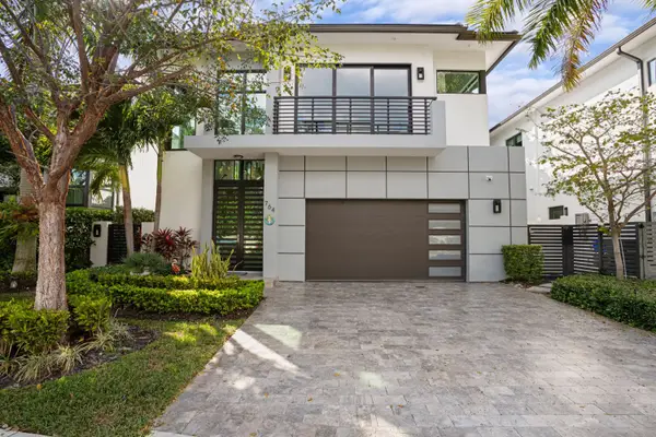 764 Lake Trail, Delray Beach, FL 33483