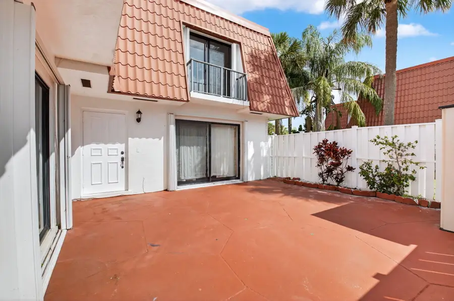 1423 SW 28th Avenue #11 B, Boynton Beach, FL 33426 - #2