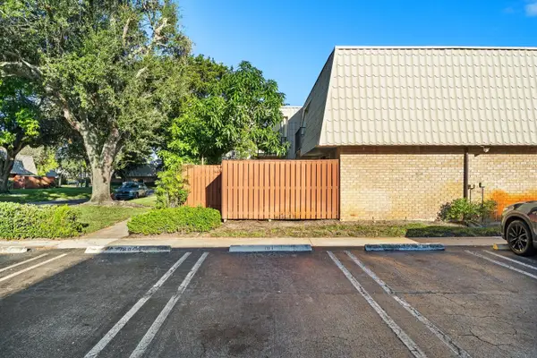 1700 Embassy Drive #708, West Palm Beach, FL 33401