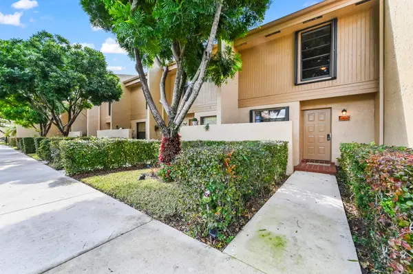 1464 NW 97th Terrace #285, Pembroke Pines, FL 33024