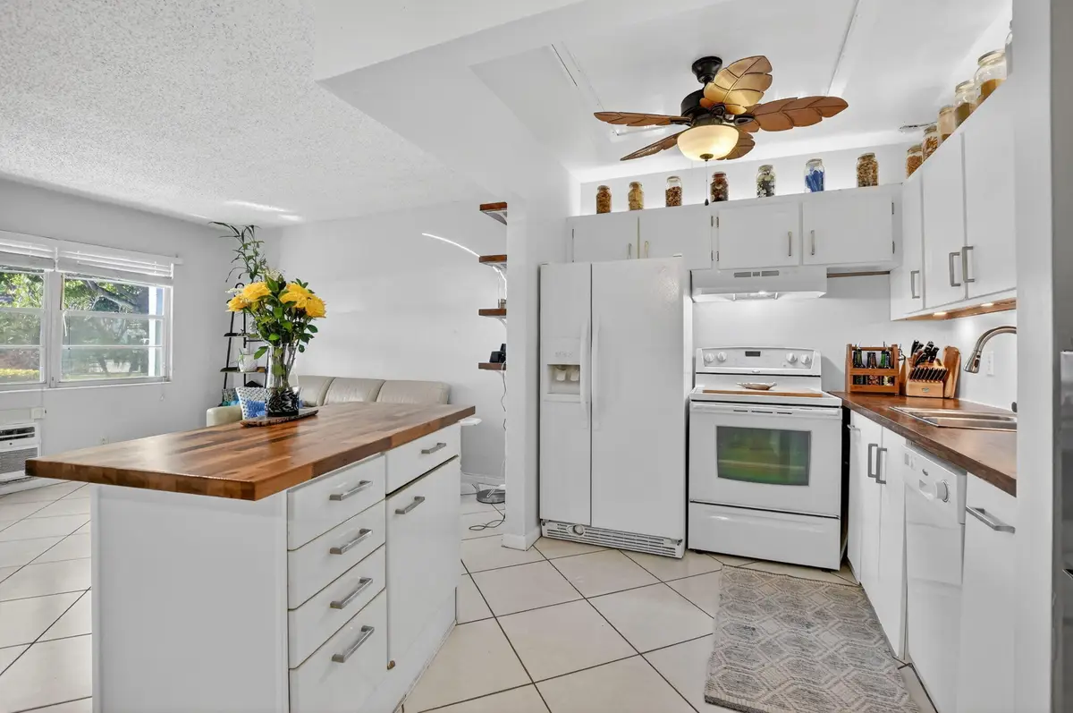 290 Oakridge Q #290, Deerfield Beach, FL 33442 - #1