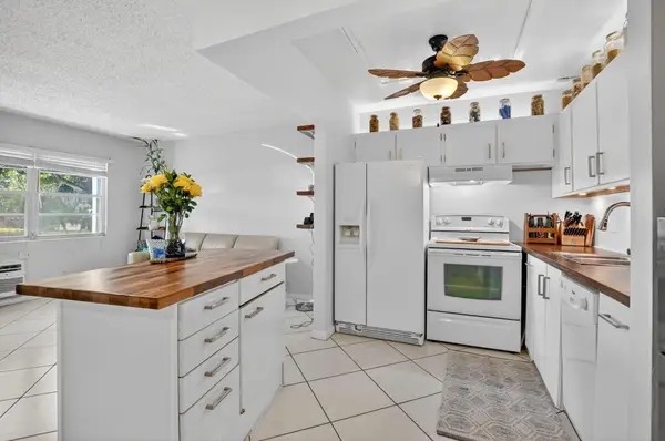 290 Oakridge Q #290, Deerfield Beach, FL 33442