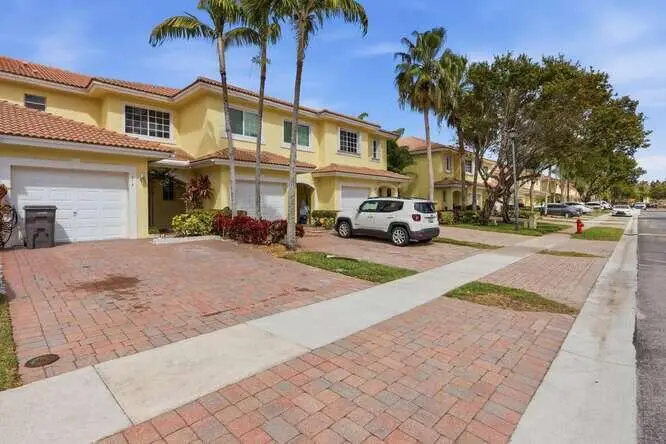 1218 Imperial Lake Road, West Palm Beach, FL 33413 - #2