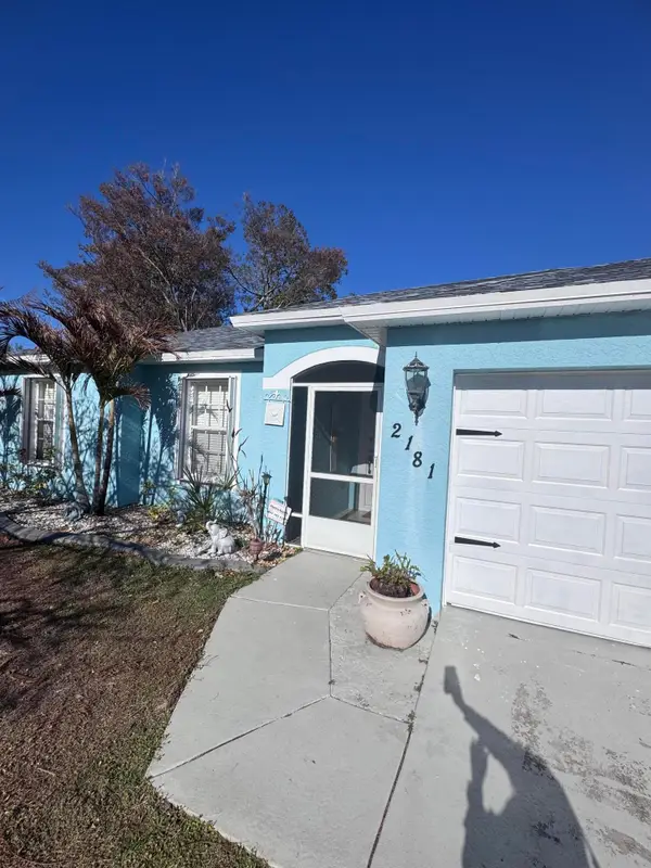2181 SW Larchmont Lane, Port St Lucie, FL 34984